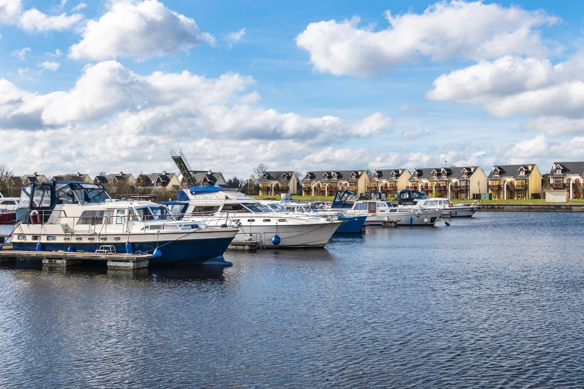 Shannonside - Stylish 5 Bed Marina Home & 40Ft Mooring Termonbarry المظهر الخارجي الصورة